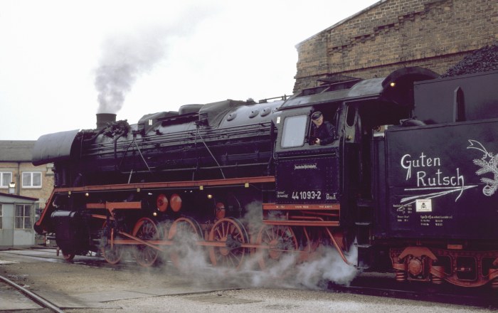 44&nbsp;1093 zur 50-Jahre-Feier im Bw Arnstadt, am 31.12.1992