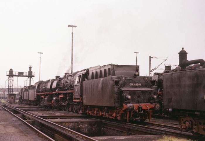 044&nbsp;462 im Bw Lehrte, am 24.06.1975