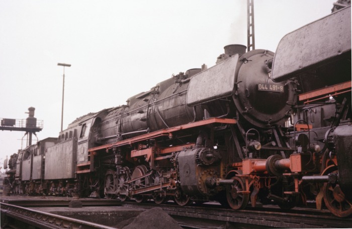 044&nbsp;491 im Bw Lehrte, am 24.06.1975