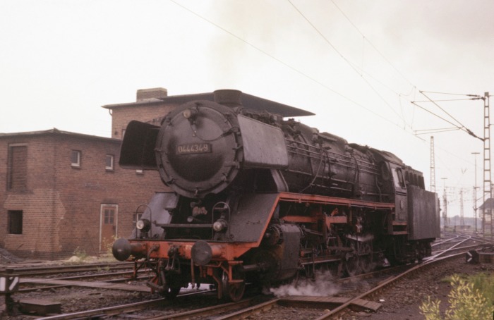 044&nbsp;434 im Bw Lehrte am 24.06.1975