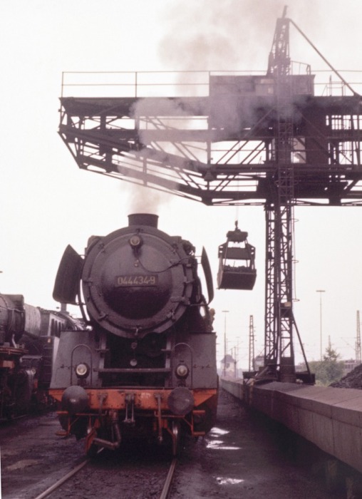 044&nbsp;434 im Bw Lehrte am 24.06.1975