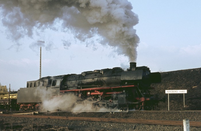 044&nbsp;671 Güterzug nach Ellrich, Ausfahrt Herzberg, am 20.03.1976