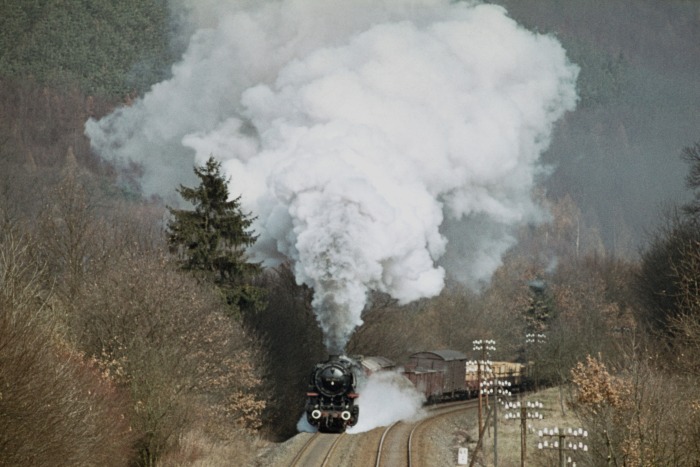 044&nbsp;085 mit Dg&nbsp;53842 bei Ertinghausen, 22.03.1976