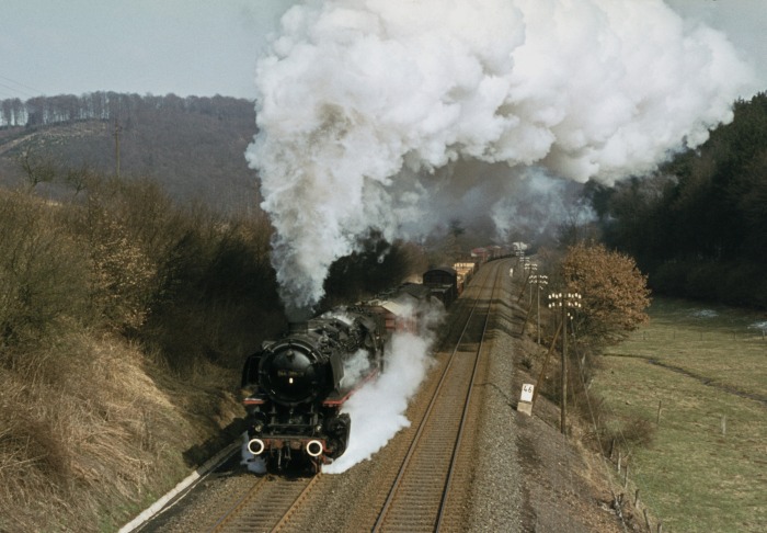 044&nbsp;085 mit Dg&nbsp;53842 bei Ertinghausen, 22.03.1976