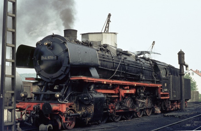 044&nbsp;678 im Bw Herzberg, morgens am 29.05.1976