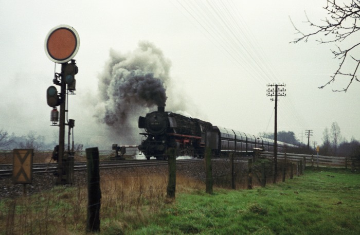 043&nbsp;336 mit Erzzug bei Salzbergen, am 20.03.1975