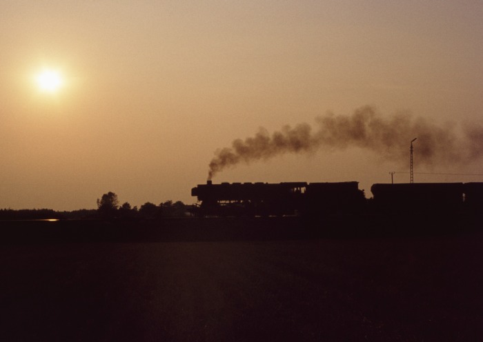 043&nbsp;737 mit Erzzug ->Rheine bei Haren, am 14.08.1976