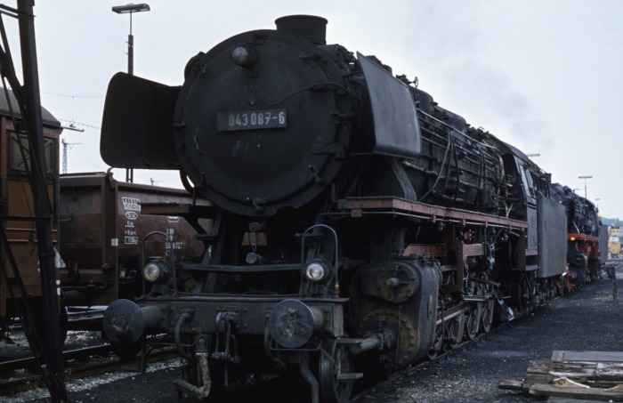 043&nbsp;087 im Bw Rheine, am 10.09.1977
