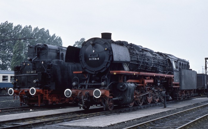043&nbsp;326 im Bw Rheine, am 10.09.1977
