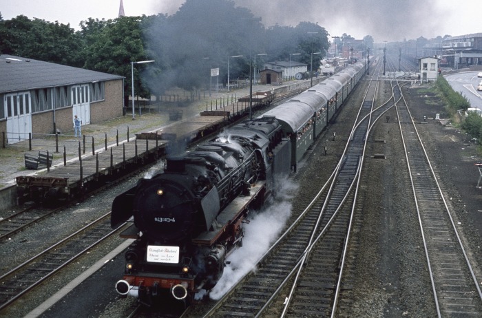 043&nbsp;903 mit Sonderzug Ausfahrt Lingen, 10.09.1977