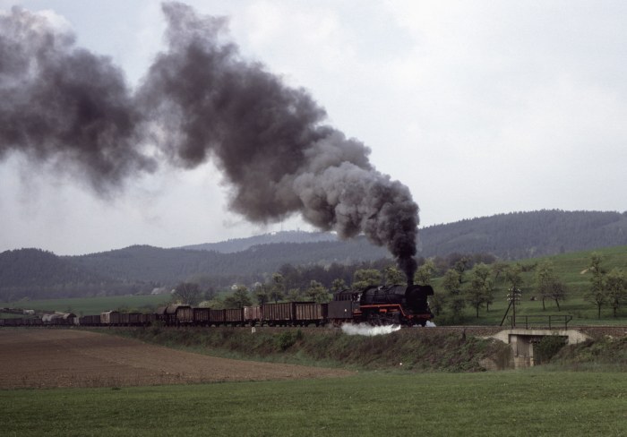 44&nbsp;0305 Übergabe nach U-Born bergfahrend, am 18.04.1981