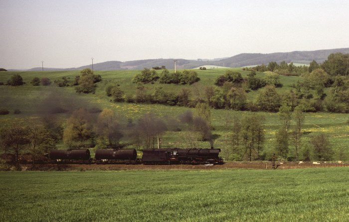 44&nbsp;0689 mit Ng ->Gera am Orla-Tal vor Neunhofen, 09.05.1981