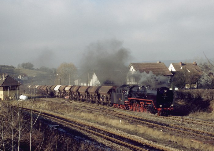 44&nbsp;225 vor Kalizug Gag&nbsp;56460 durchfährt Dorndorf, am 06.02.1997