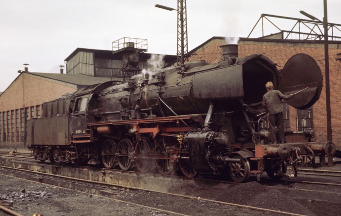 051&nbsp;501 im Bw Saarbrücken, am 15.05.1975