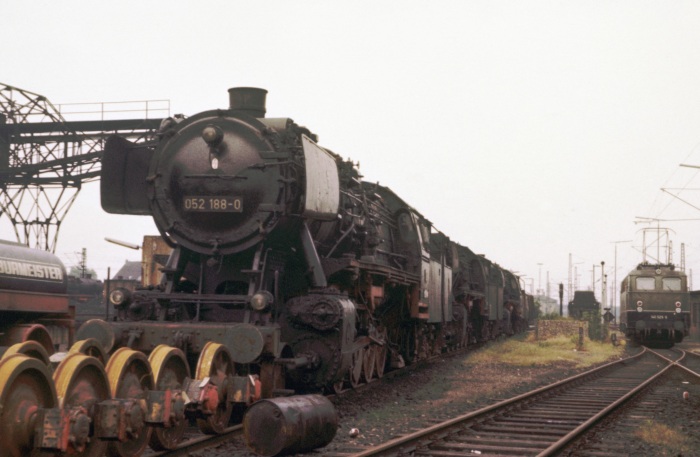 052&nbsp;188 im Bw Lehrte am 24.06.1975
