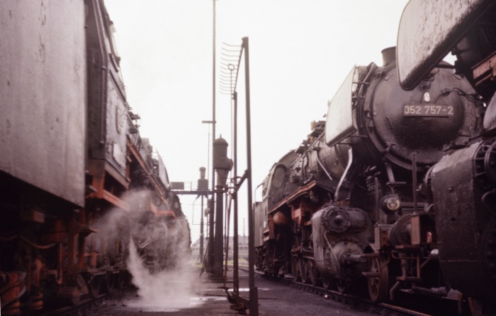 052&nbsp;757 im Bw Lehrte, am 24.06.1975