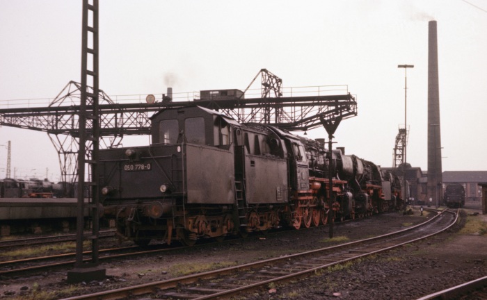 050&nbsp;778 im Bw Lehrte, am 24.06.1975