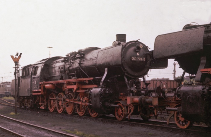 050&nbsp;778 im Bw Lehrte, am 24.06.1975
