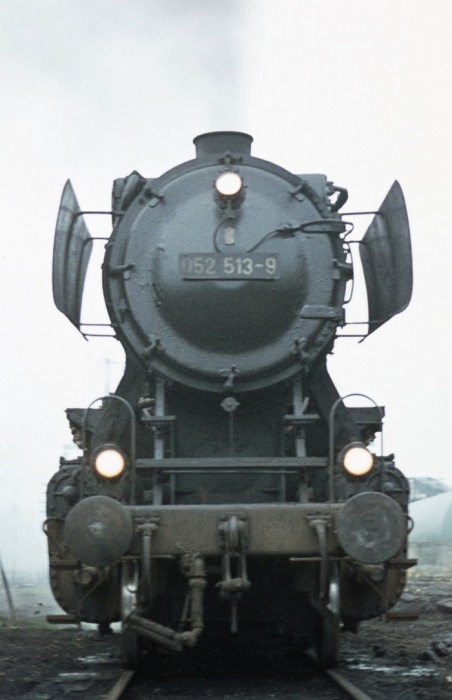 052&nbsp;513 im Bw Uelzen, am 08.11.1975