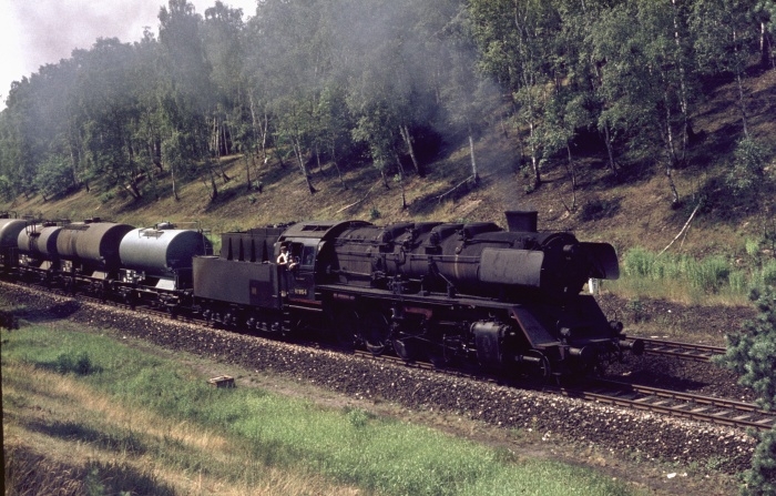 50&nbsp;1815 mit Güterzug bei Dresden-Klotzsche, 17.07.1976