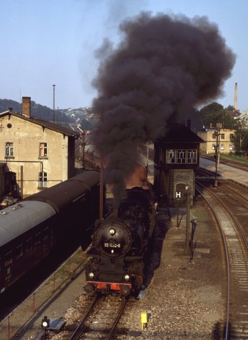 50&nbsp;1432 mit Güterzug Ausfahrt Nossen, am 21.08.1978
