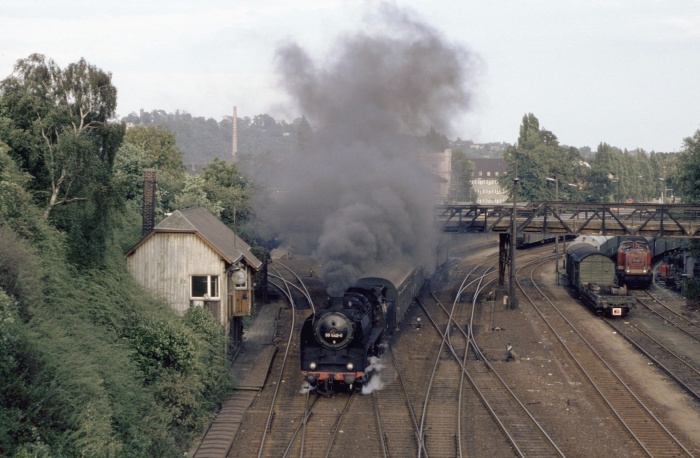 50&nbsp;1002 mit P&nbsp;7774 Ausfahrt Döbeln, 27.08.1982
