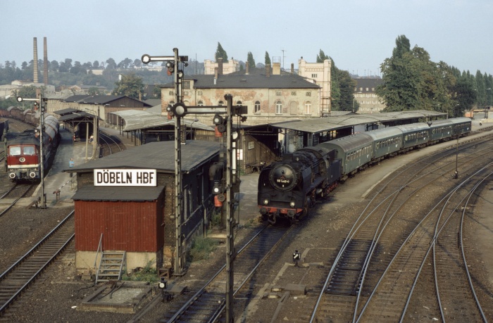 50&nbsp;1002 vor P&nbsp;7774 in Döbeln, 30.08.1982
