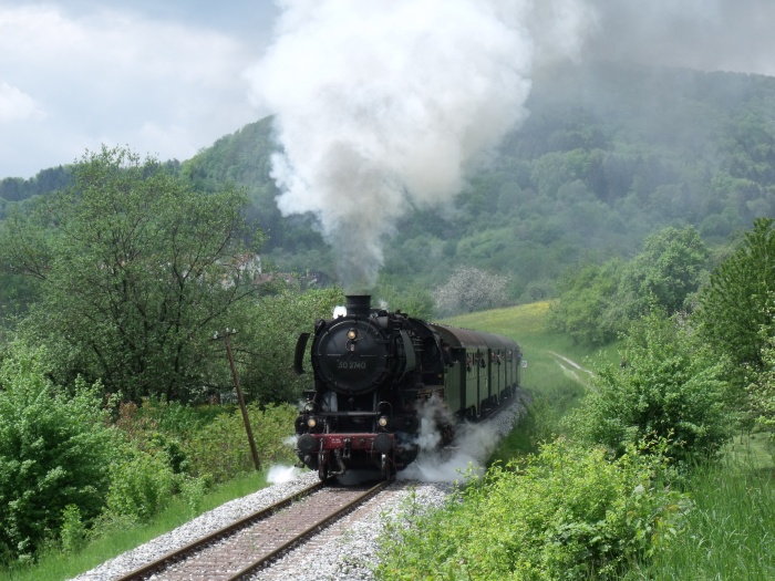 50&nbsp;2740 mit Personenzug Schorndorf->Welzheim zwischen Oberndorf und Klaffenbach, um 13:38h am 16.05.2010