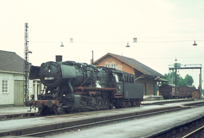 050&nbsp;778 im Bw Northeim, fotografiert im April 1976