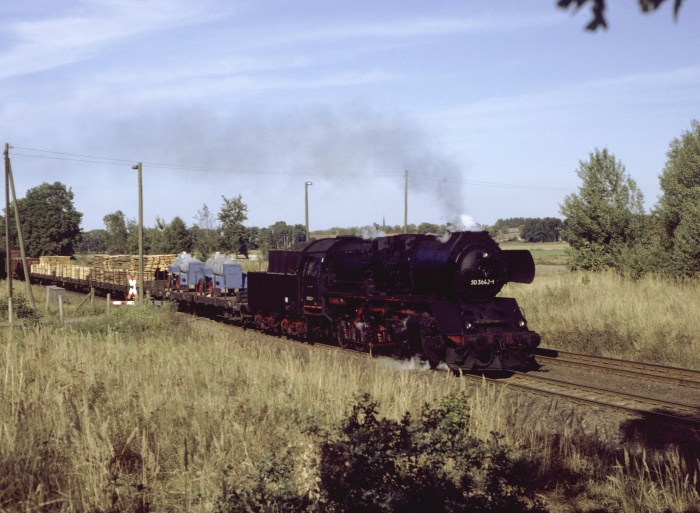 50&nbsp;3642 mit Ng&nbsp;61851 hinter Karstädt, 01.10.1983