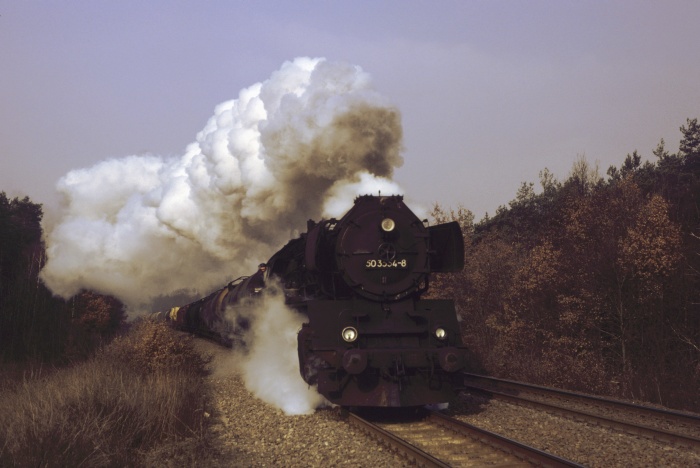 50&nbsp;3554 mit Dg nach Wittenberge am Bü Dallmin vor Karstädt, 18.02.1984