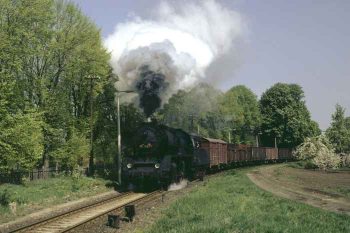 50&nbsp;3557 mit Ng&nbsp;64784 Ausfahrt Schwanebeck, 09.05.1982
