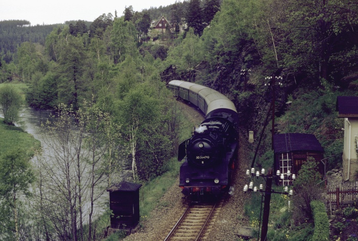 50&nbsp;3647 mit P&nbsp;17624 vor Bockau, 12.05.1983