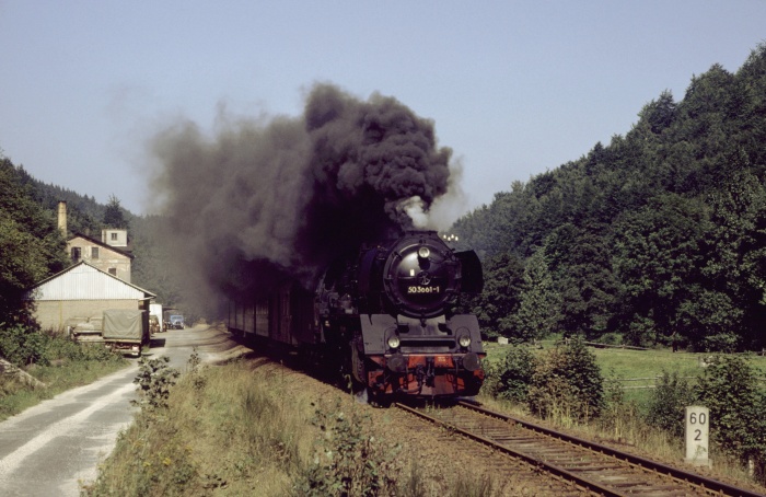 50&nbsp;3661 mit P&nbsp;17624 hinter Bockau, 29.08.1983