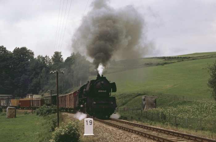 50&nbsp;3694 vor dem Ng&nbsp;61791 vor Markersbach, am 09.07.1986