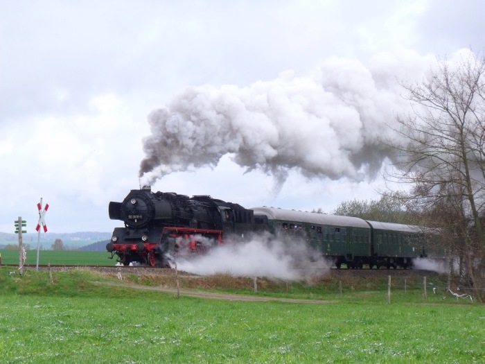 50&nbsp;3616 mit Pz&nbsp;91600 weit hinter Walthersdorf, zu Beginn der Kurve am Scheitelpunkt, um 10:31h am 24.04.2016