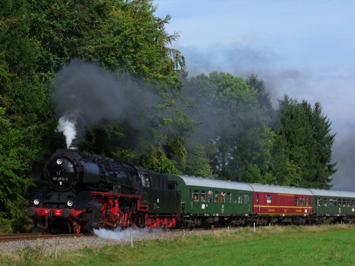 50&nbsp;3616 mit Pz&nbsp;91600 weit hinter Walthersdorf, bei km 4,5 kurz vor dem Scheitelpunkt der Strecke nach Annaberg-Buchholz, um 10:30h am 01.10.2016