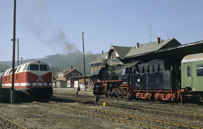 50&nbsp;3688 vor N&nbsp;14787 und 228&nbsp;700 in Ilmenau, 23.03.1995