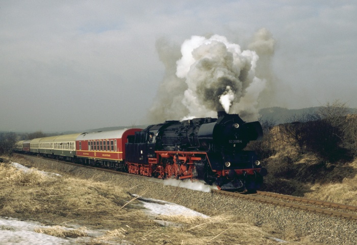 50&nbsp;3688 mit Sonderzug bei Georgenthal, 09.02.1997