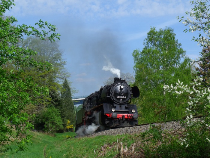50&nbsp;3648 mit EAB-Zug Nr.62277 hinter Ausfahrt Markersbach, um 9:35h am 29.04.2018