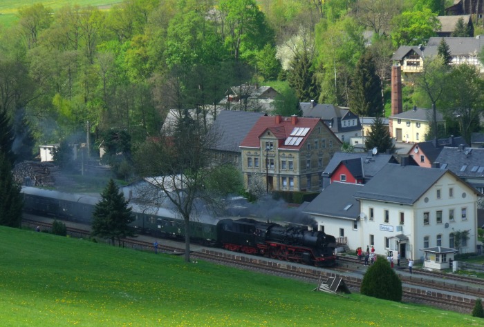 50&nbsp;3648 mit EAB-Zug Nr.62282 (Schwarzenberg->Annaberg nachmittags) einfahrend in Markersbach, um 14:28h am 29.04.2018