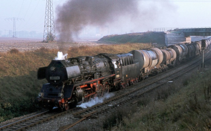 50&nbsp;0009 mit Ölzug bei Angermünde, Oktober 1977