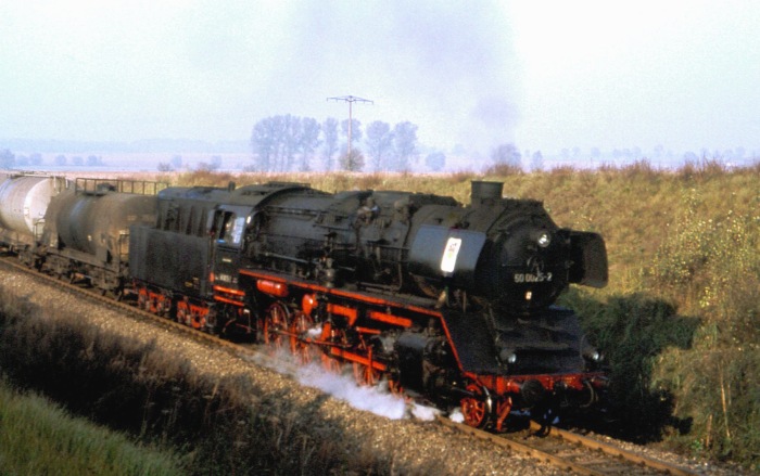 50&nbsp;0025 mit Ölzug bei Angermünde, OKtober 1977