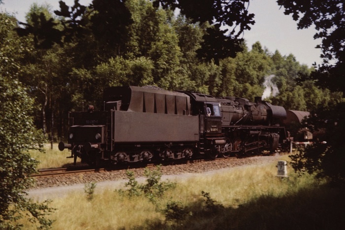50&nbsp;4082&nbsp;Tv mit Güterzug aus Richtung Schwanheide, weit vor Büchen am 25.06.1975
