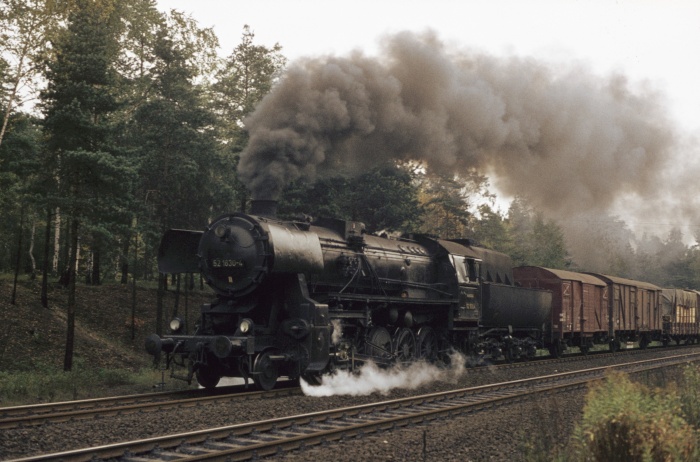 52&nbsp;1630 mit Gz vor Dresden-Klotzsche, am 15.10.1976