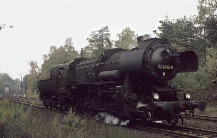 52&nbsp;2492 Lz abwärts Richtung Dresden bei Kotzsche im Wald, am 15.10.1976