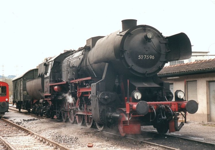52&nbsp;7596 im MThB-Betriebswerk Weinfelden, April 1998
