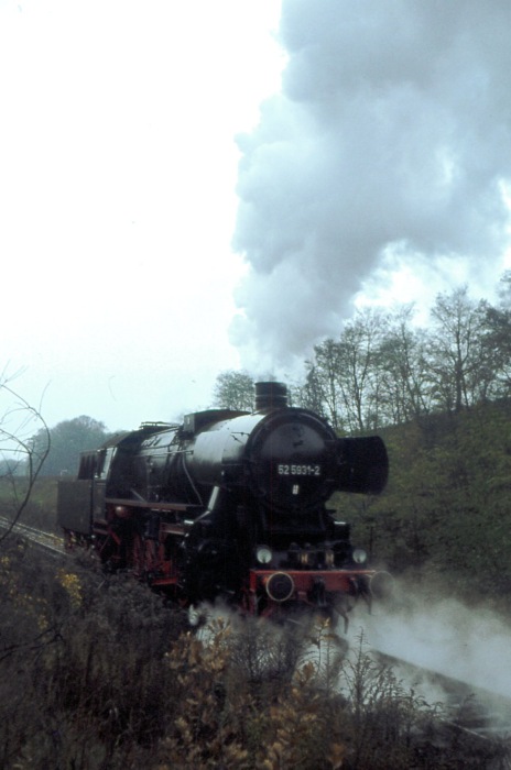 52&nbsp;5931 als Lz abwärts bei Frankfurt/Oder-Wintergarten, im Mai 1977