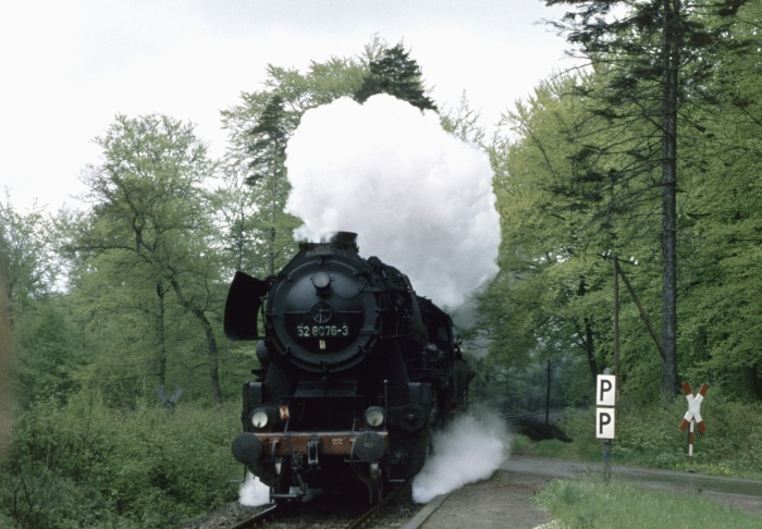 52&nbsp;8076 im Wald bei Hp Emden, 10.05.1978