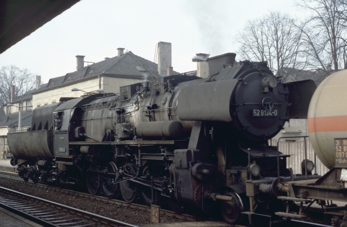52&nbsp;8134&nbsp;Tv mit Gz ->Dresden durchfährt Klotzsche, 12.03.1977